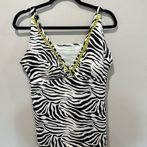 Ruby Ribbon Zebra print Tankini. Peek-a-boo detail at v-neckline. Size 18.